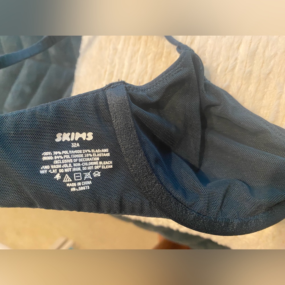 SKIMS Fits Everybody Unlined Underwire Bra | Size 32A